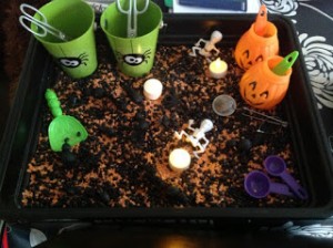 Read more about the article Halloween Sensory Tub