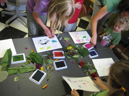 Read more about the article FLOWER PRINTING WITH LIQUID WATERCOLORS